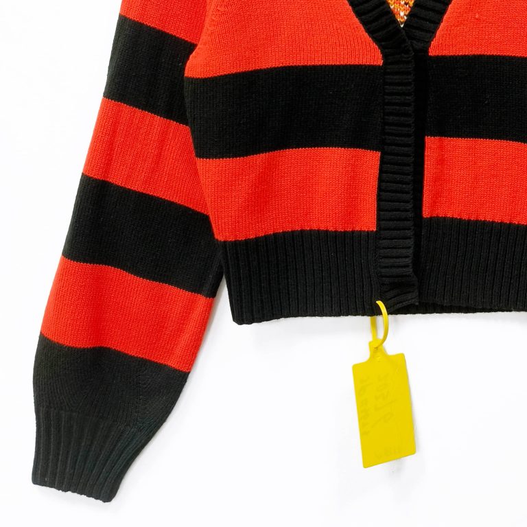 trikotažo gamintojų uk, pagal užsakymą pagamintas megztinis su paveikslėliu, trikotažo logotipas